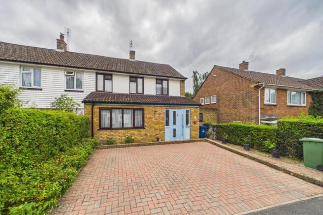3 bed property, in Saffron Road, £460,000
