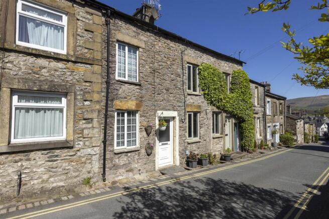 1 bed property, in Mitchelgate, £275,000