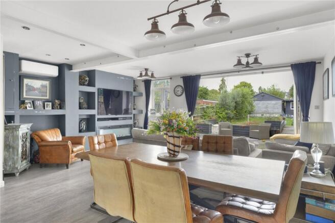 4 bed property, in Westward Road, £700,000