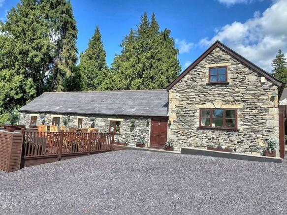 5 bed property, in Holyhead Road, £695,000