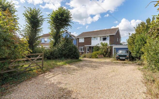 4 bed property, in Baring Road, £635,000