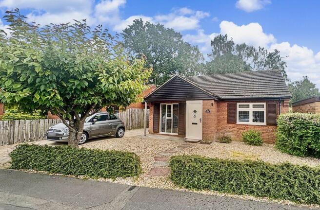 2 bed property, in Chippendale Road, £285,000