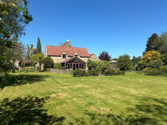 11 bed property, in Crudwell, £1,350,000