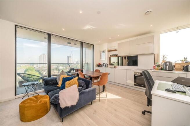 2 bed property, in Corsican Square, £450,000
