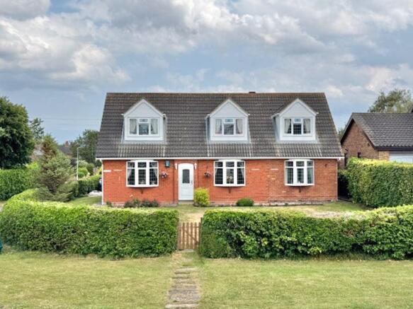 4 bed property, in Holton Road, £416,500