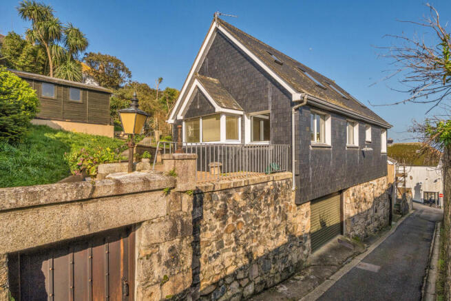 3 bed property, in St. Ives, £720,000