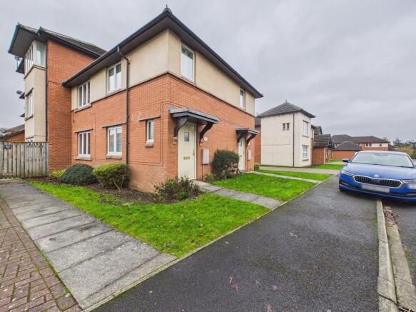 1 bed property, in Haven Gardens, £70,000