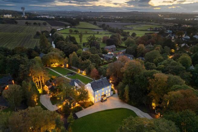 10 bed property, in Hobb Lane, £1,533,333
