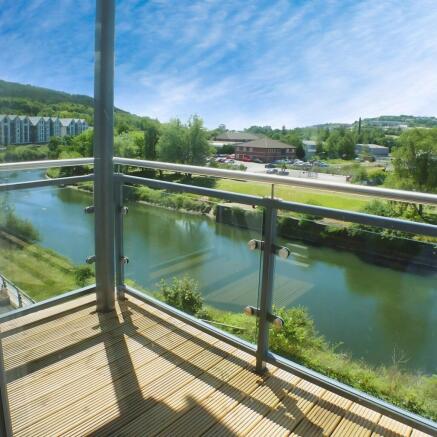 1 bed property, in Sirius Apartments, £110,000
