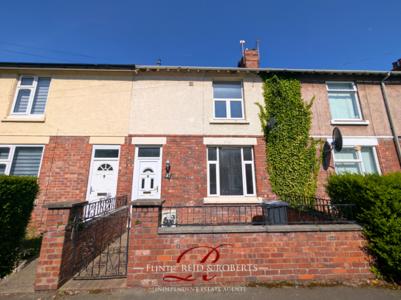 3 bed property, in Henry Taylor Street, £135,000