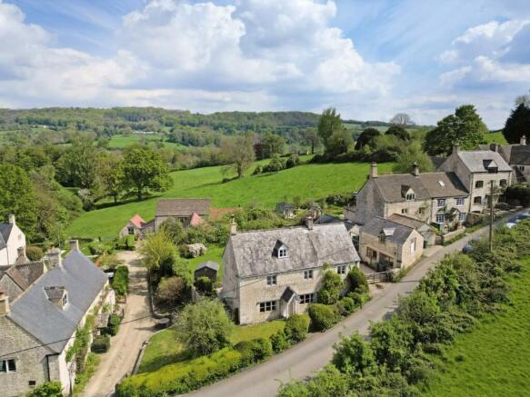 5 bed property, in Pitchcombe, £950,000