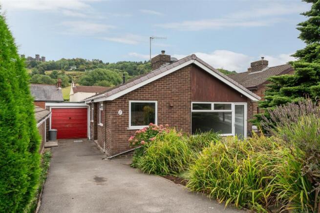 2 bed property, in Tor Rise, £250,000