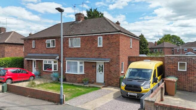 3 bed property, in Lindsey Close, £259,700