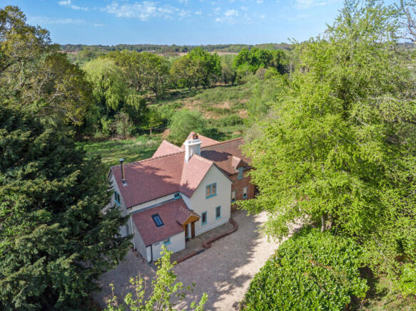3 bed property, in Trigon, £800,000
