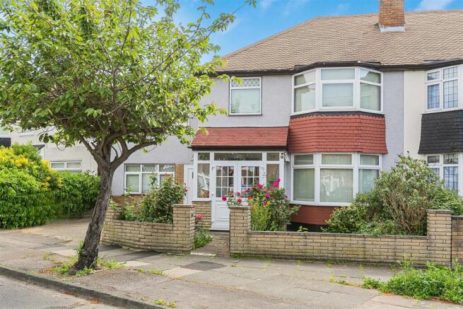 5 bed property, in Wensleydale Avenue, £680,000