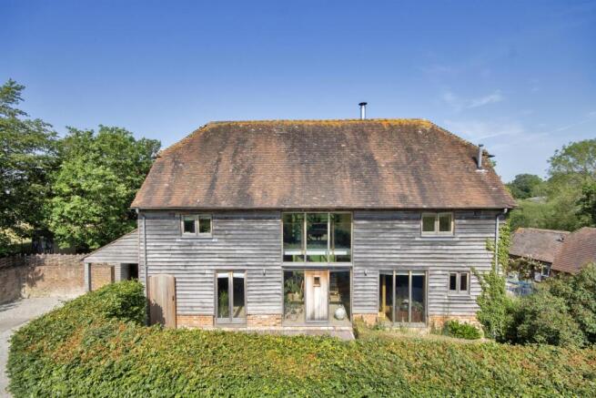 4 bed property, in Hampkins Hill Road, £1,450,000