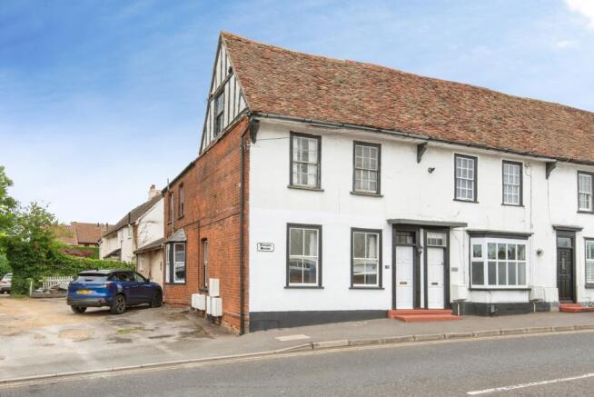 2 bed property, in Sun Street, £210,000