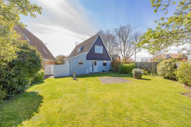2 bed property, in The Crescents, £400,000