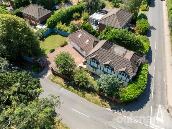 3 bed property, in Mearse Lane, £775,000