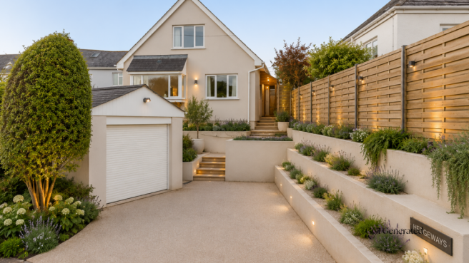 3 bed property, in Luckhams Lane, £475,000