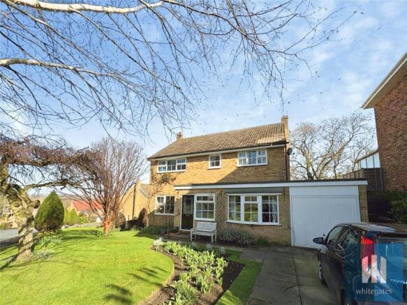 4 bed property, in Cheviot Way, £475,000