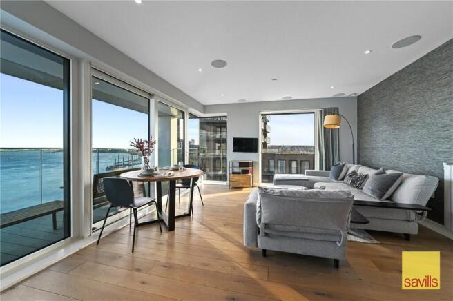 3 bed property, in Hampton Apartments, £725,000