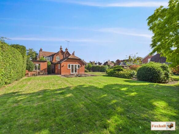 3 bed property, in High Road East, £650,000