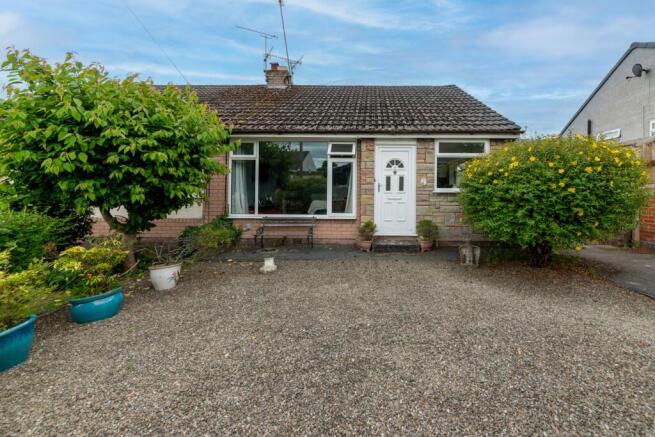 2 bed property, in Penley Road, £150,000