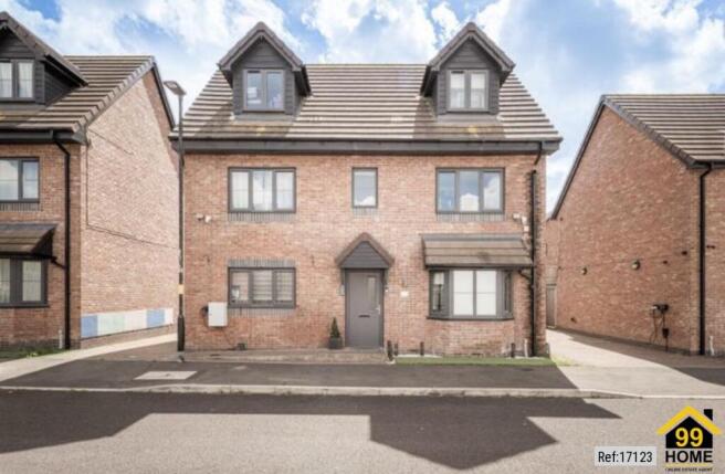5 bed property, in Kingfisher Pool Way, £475,000
