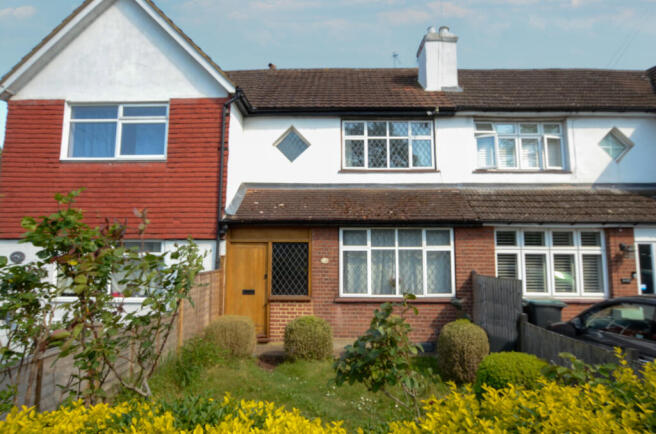 4 bed property, in Woodside Road, £530,000