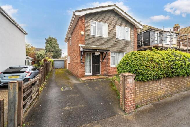 3 bed property, in Palmyra Road, £280,000