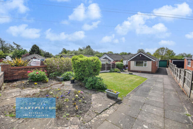 2 bed property, in Greysan Avenue, £190,000