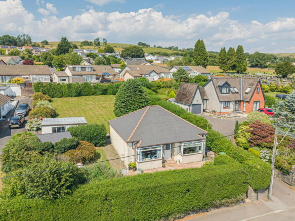3 bed property, in Brynna Road, £375,000
