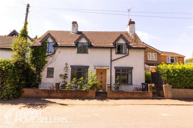 4 bed property, in Queens Park Road, £490,000