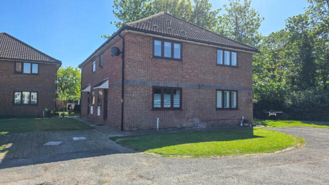 1 bed property, in Kingsley Court, £315,000