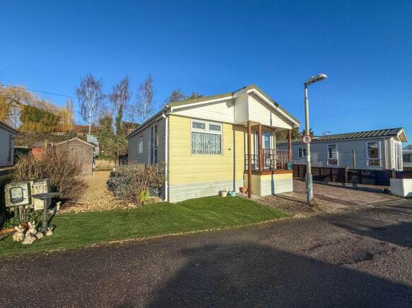 2 bed property, in Bradestone Road, £90,000