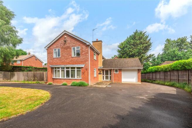 4 bed property, in Anchor Drive, £650,000