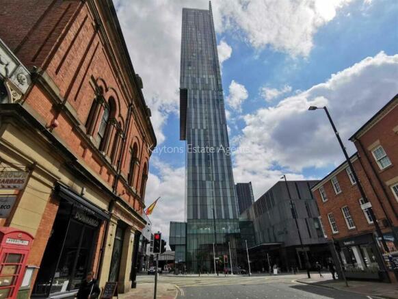 1 bed property, in Deansgate, £165,000