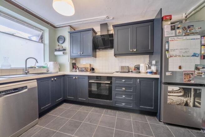 3 bed property, in Caldwell Street, £425,000