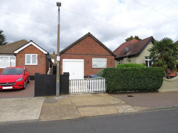 2 bed property, in Balfour Road, £339,995