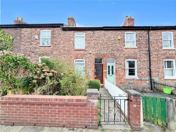 2 bed property, in Henwood Road, £280,000