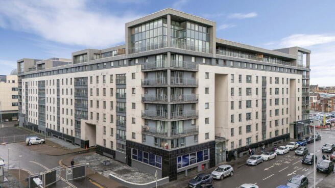 2 bed property, in Wallace Street, £109,500