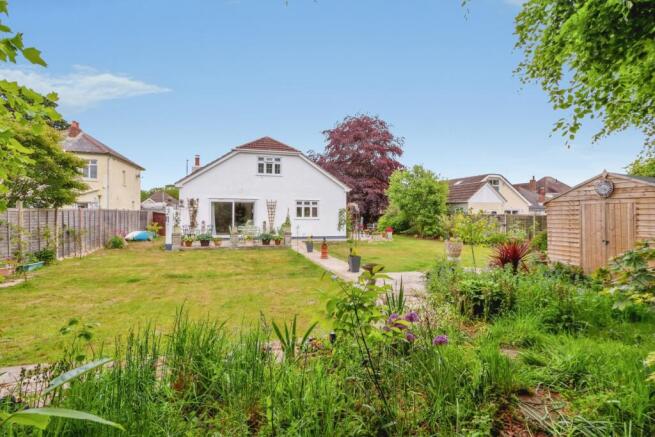 4 bed property, in New Road, £565,000