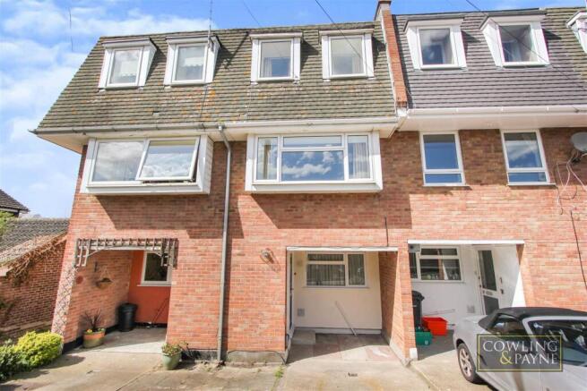 3 bed property, in Silver Way, £325,000