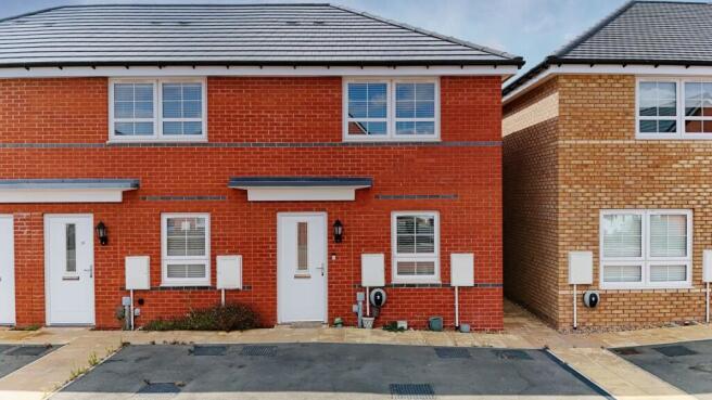 2 bed property, in Brewin Road, £260,000