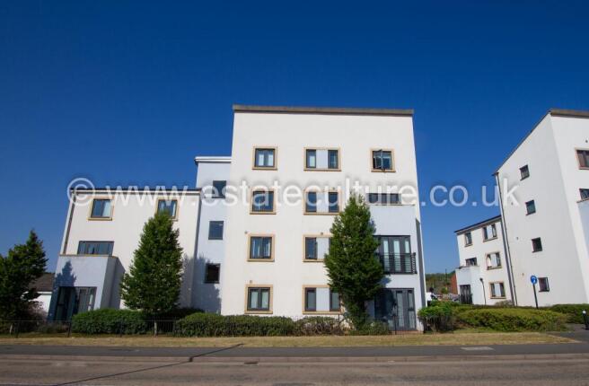 2 bed property, in Coldstream Court, £135,000