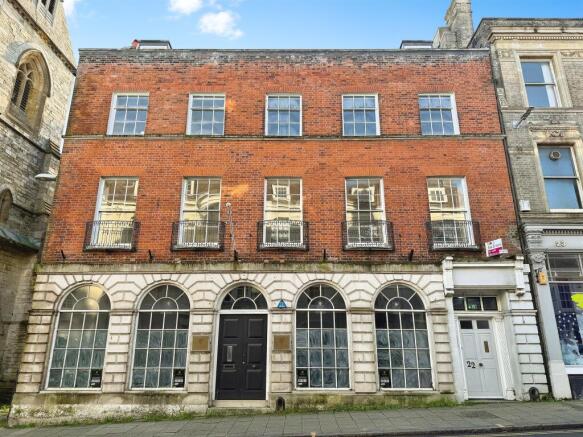 2 bed property, in High East Street, £210,000