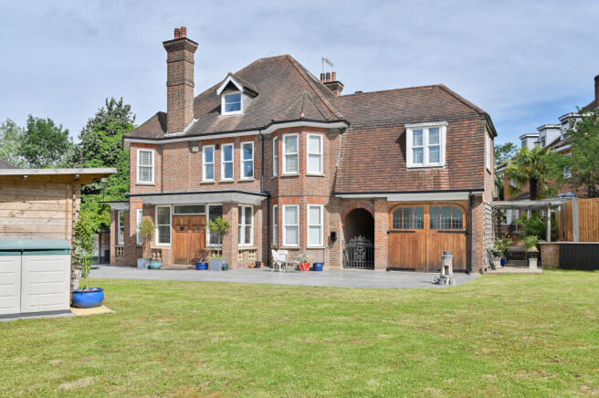 6 bed property, in Chartwell Place, £2,500,000