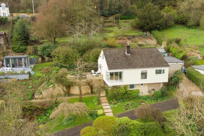 4 bed property, in Uley, £795,000