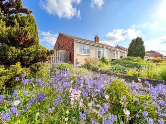 2 bed property, in Teall Street, £250,000